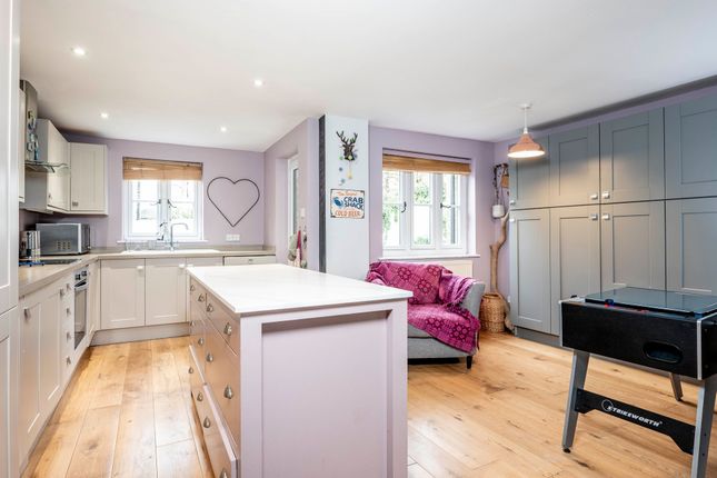 14 Fallows Road, Cheltenham photo 4