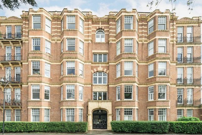 Flat to rent in Sutton Court, Fauconberg Road, London