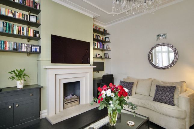 47 Stonard Road, London photo 4