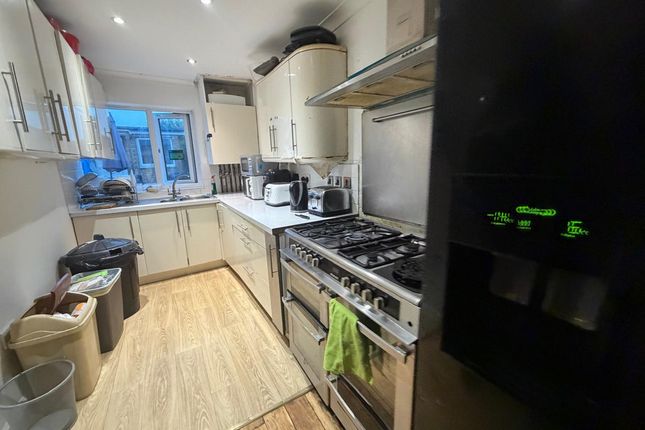 Richmond Road, London photo 5