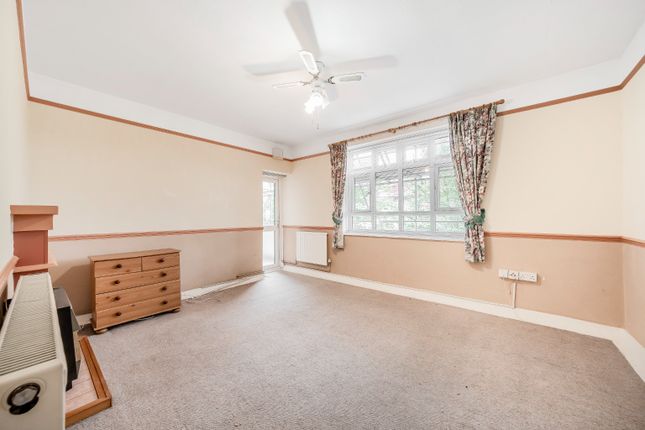 Thumbnail Flat to rent in Marchmont House, Fayland Avenue, Streatham, London