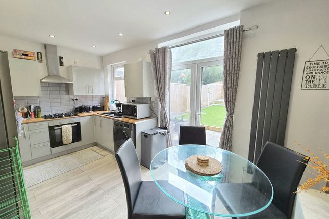 56, Fordway Avenue, Stanley Park photo 4