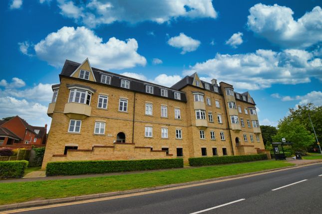 Thumbnail Flat for sale in Beche House, Circular Road South, Colchester