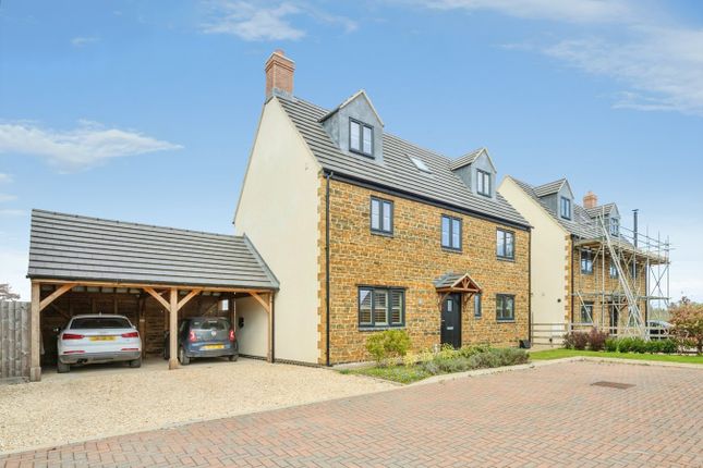 5-bed house on 5, Queens Close, Daventry, £640,000