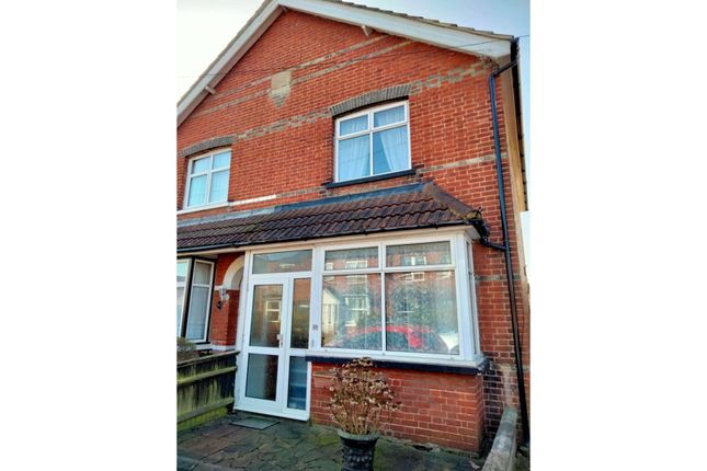 3-bed house on 88, Park Avenue, Egham, £479,000
