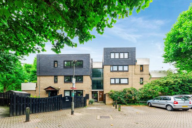 Thumbnail Flat to rent in Ericcson Close, Wandsworth