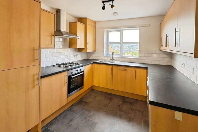 21, Hawthorn Close, Keighley photo 2