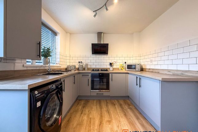 9 Clipsham Close, Newark photo 2
