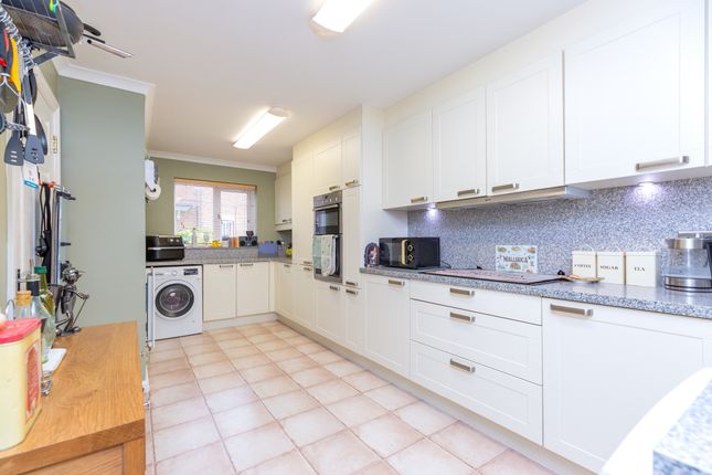 6 Ridgeway Road, Gillingham photo 3