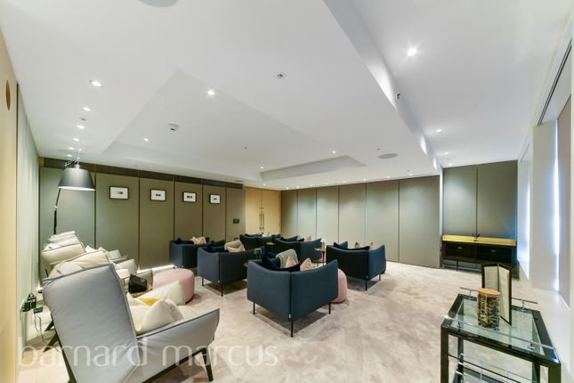 Flat to rent in Centre Point, 101-103, New Oxford Street