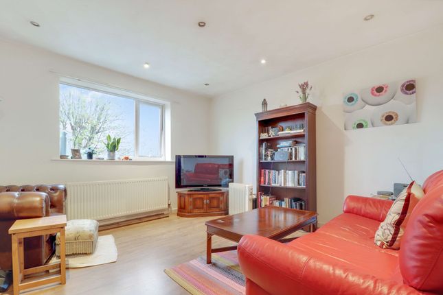 Flat for sale in Leyland Road, Southport