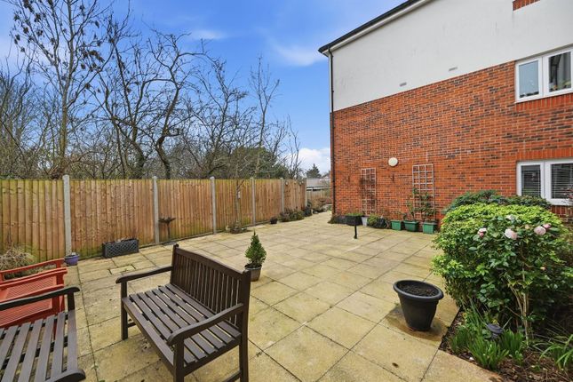 28 Tythe Court, 141 White Hart Lane, Romford photo 4