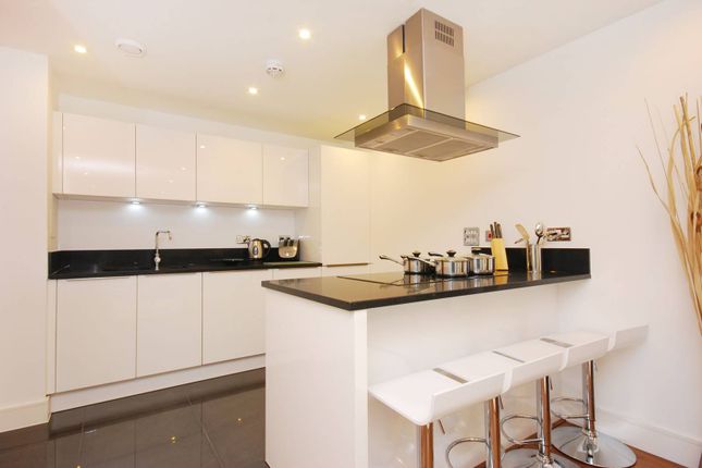 Flat to rent in Rochester Row, Westminster, London