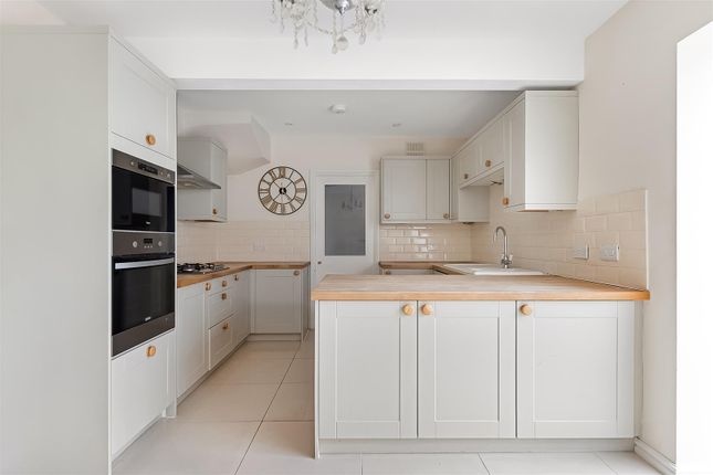 42, Haydn Avenue, Purley photo 4