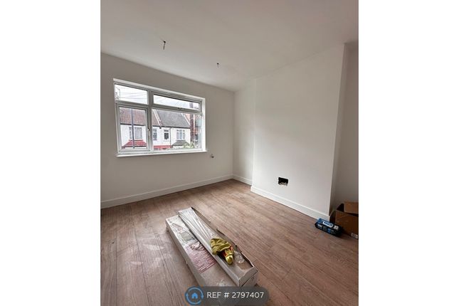 A Rosslyn Crescent, Harrow photo 3