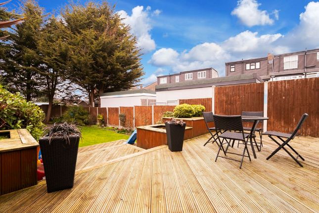 127 Lord Avenue, Ilford photo 2