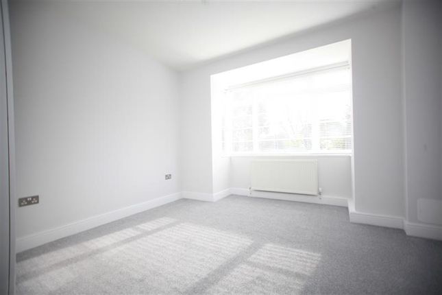 388, Vincent Court, Hendon photo 2