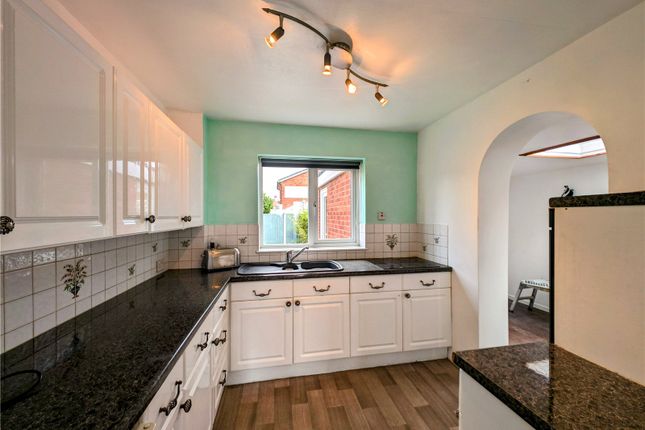 24, Windsor Drive, Worcestershire photo 3