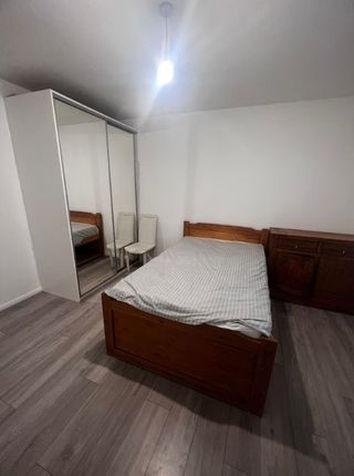 1 Berekly Court, Neasden Lane, London photo 4