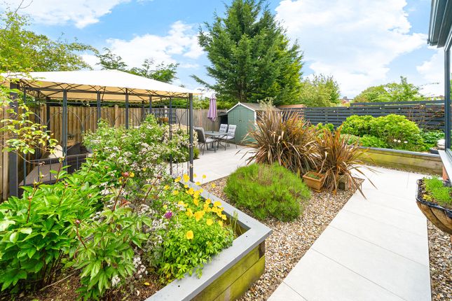 83 Harlow Crescent, Harrogate photo 4