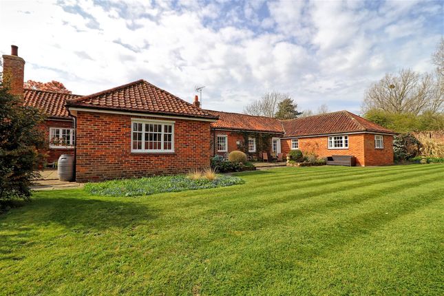 Thumbnail Bungalow for sale in Station Road, Wickham Bishops, Essex