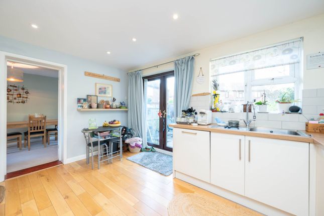 5, The Dene, Horsham photo 4