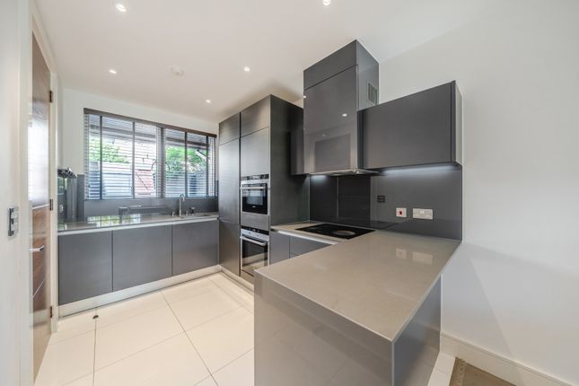 4, Tizzard Grove, London photo 4