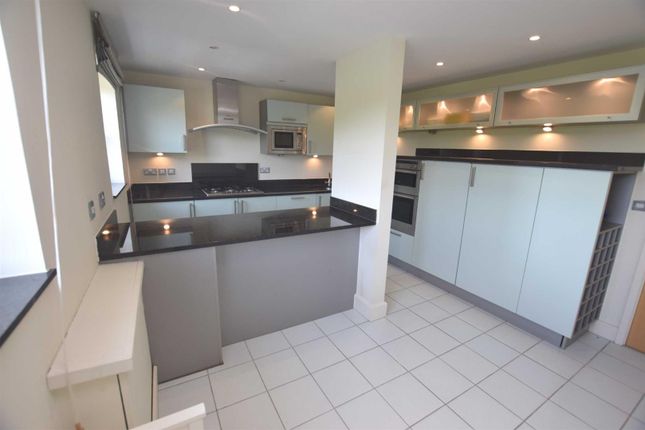 17, Grosvenor Heights, North Chingford photo 4
