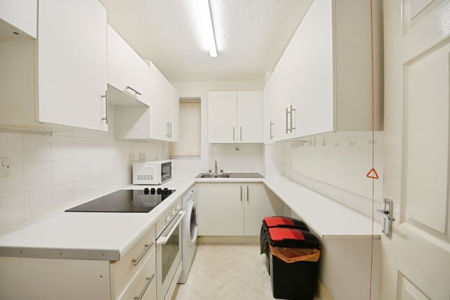 10, Chapel Lodge, Rainham photo 2