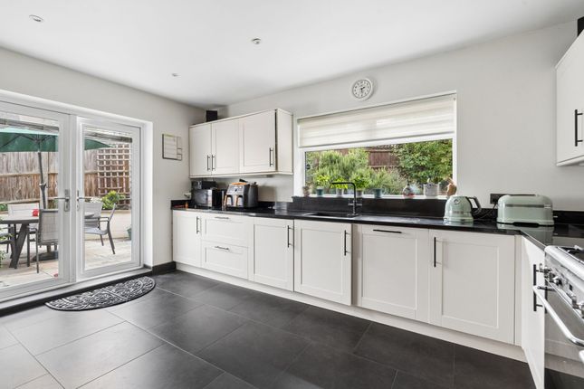 104 Brookdene Avenue, Watford photo 3