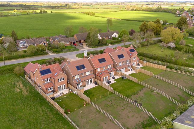 P2 Meadow View, Charndon photo 2