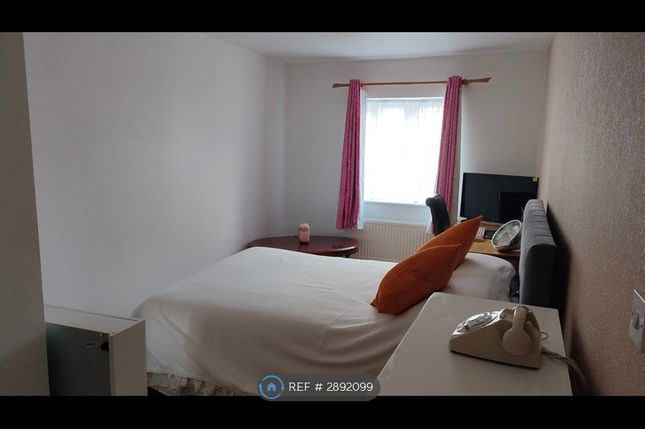 Ardgowan Grove, Wolverhampton photo 2