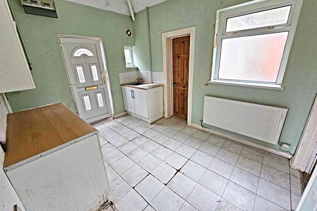 45, Cefn Ilan Road, Caerphilly photo 3