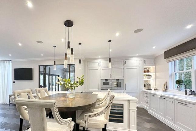 Thumbnail Flat to rent in Pembridge Square, London