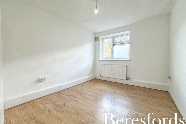 Flat for sale in Montgomery Crescent, Romford