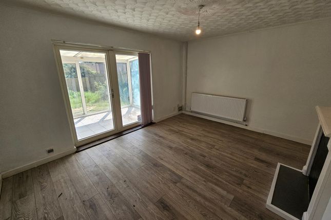 67 Tyle Teg, Clydach, Swansea photo 2