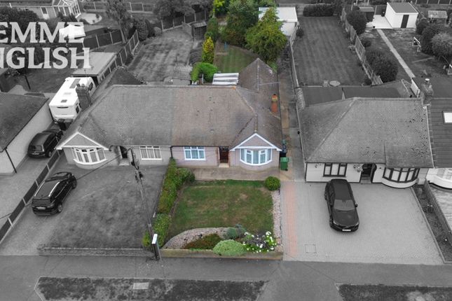 8 Almond Avenue, Wickford photo 2