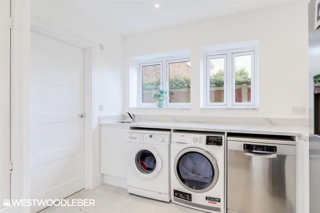 Detached house for sale in Warners Avenue, Hoddesdon