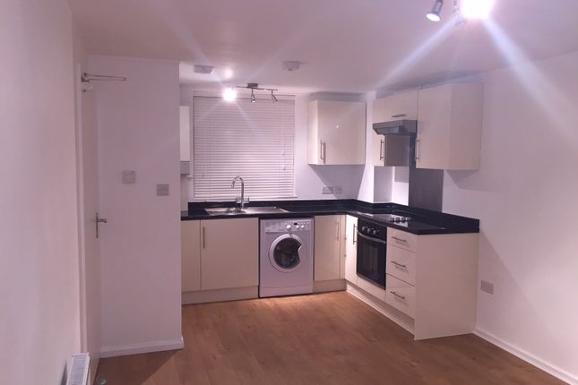 Thumbnail Flat to rent in Radnor Crescent, Gants Hill
