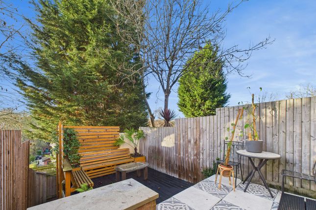 26 Landmere Gardens, Nottingham photo 4