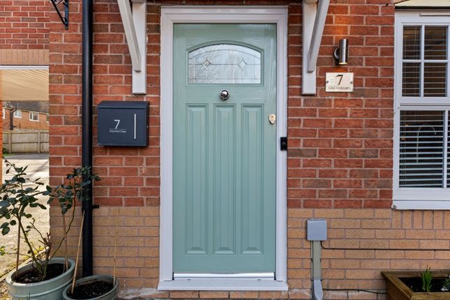 7 Greyfriars Close, Warrington photo 2