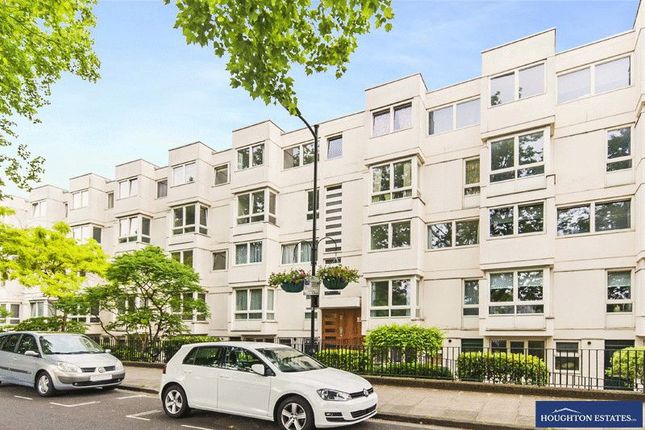 Thumbnail Flat for sale in Warwick Crescent, London