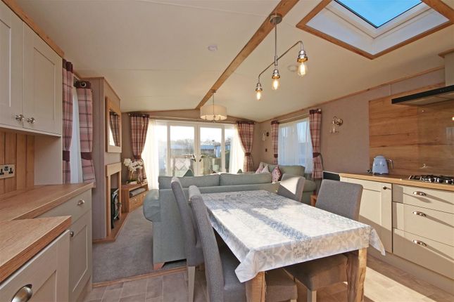 Lodge 18 Wilberfoss Holiday Park, Hull Road, York photo 3