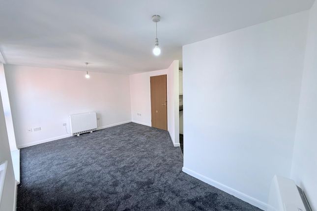 63, Nottingham photo 2