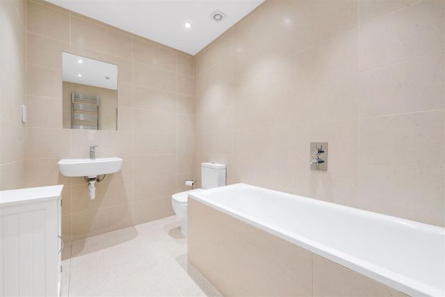 Flat 4 Keswick House, 207A Anerley Road, London photo 4