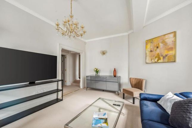 Flat to rent in Curzon Square, London