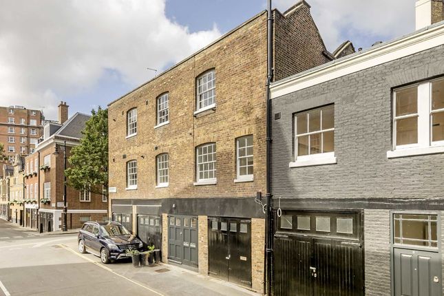 Flat to rent in Hays Mews, London