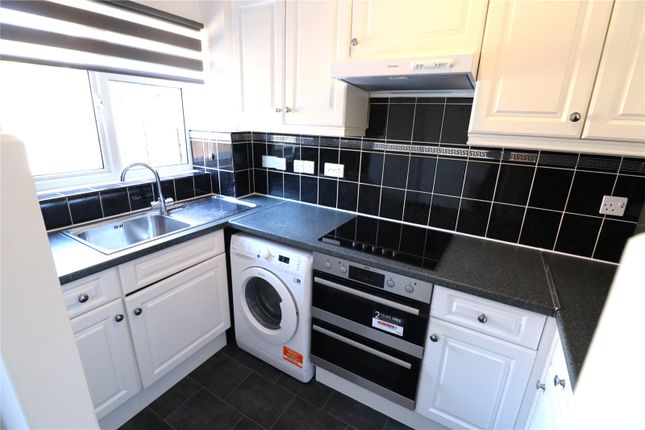18, Snowdon Drive, London photo 4