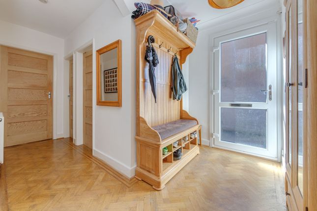 30 Greystoke Gardens, Oakwood photo 4