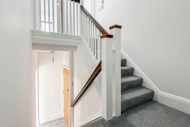 Flat 4, 47, Heron Court Road, Bournemouth photo 3